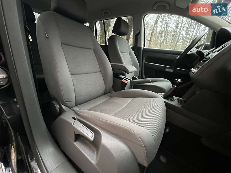 Минивэн Volkswagen Touran 2009 в Виннице