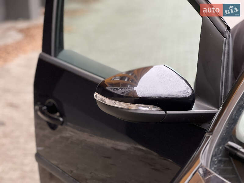 Минивэн Volkswagen Touran 2009 в Виннице