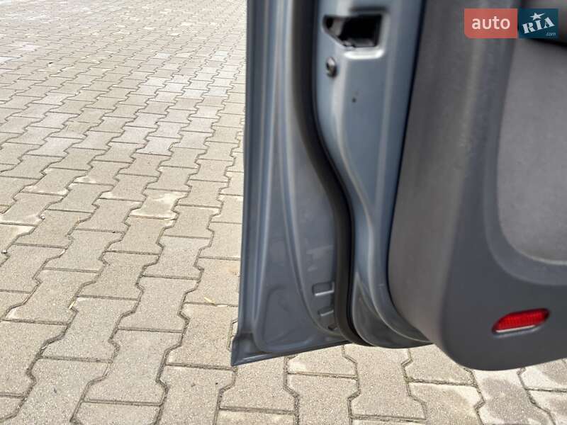 Минивэн Volkswagen Touran 2004 в Черновцах фото 37 Минивэн Volkswagen Touran 2004 в Черновцах