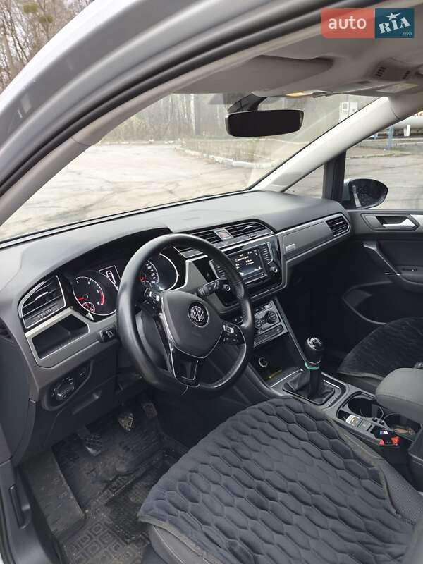 Микровэн Volkswagen Touran 2016 в Славуте