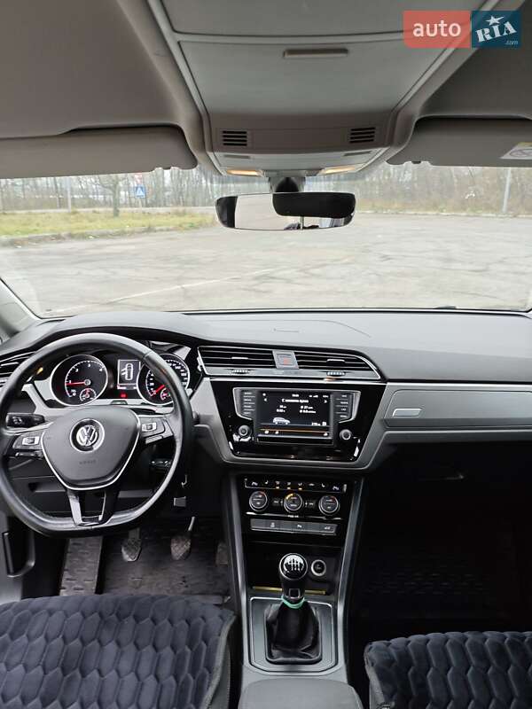 Микровэн Volkswagen Touran 2016 в Славуте