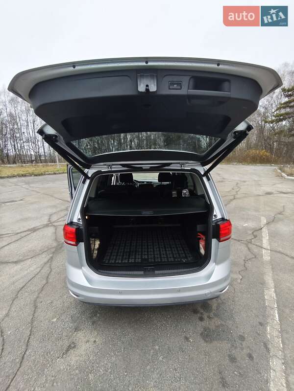 Микровэн Volkswagen Touran 2016 в Славуте