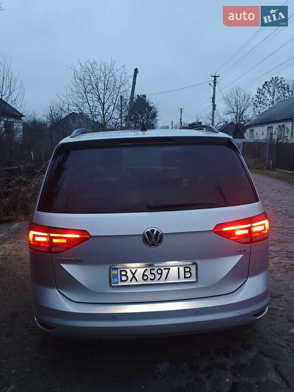 Микровэн Volkswagen Touran 2016 в Славуте