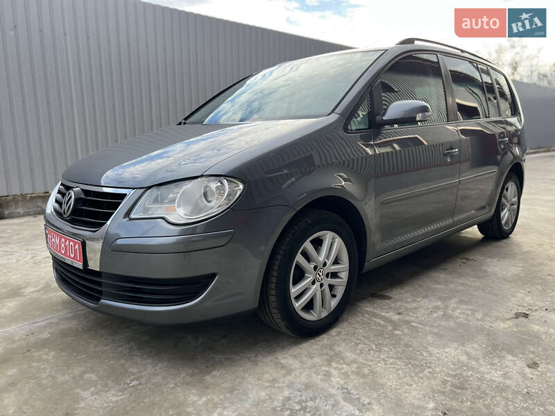 Минивэн Volkswagen Touran 2007 в Лубнах