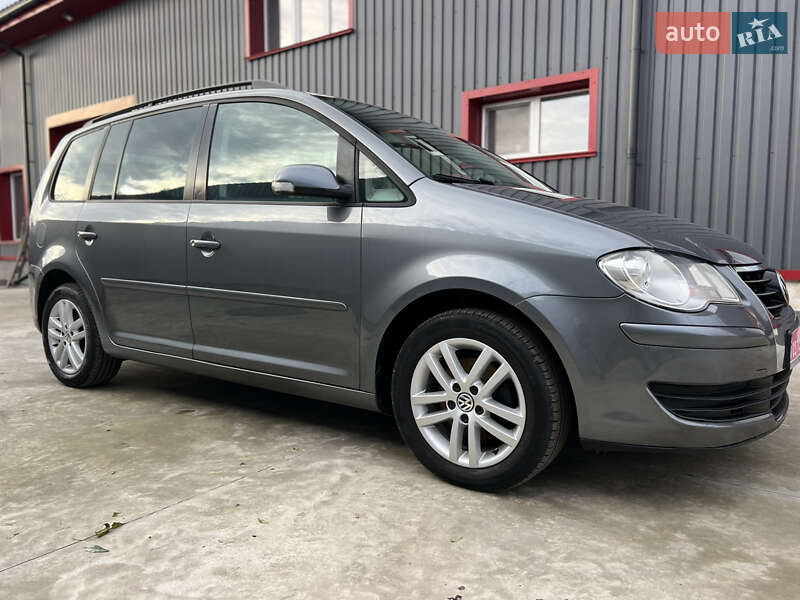 Минивэн Volkswagen Touran 2007 в Лубнах