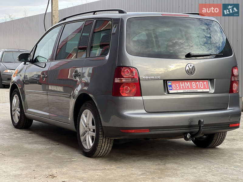 Минивэн Volkswagen Touran 2007 в Лубнах