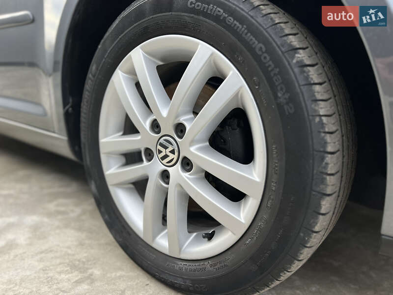 Минивэн Volkswagen Touran 2007 в Лубнах