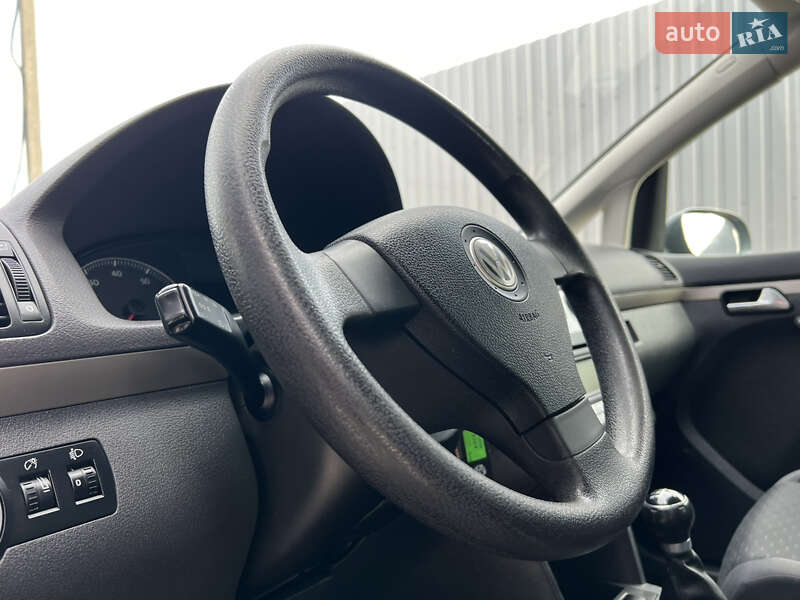 Минивэн Volkswagen Touran 2007 в Лубнах