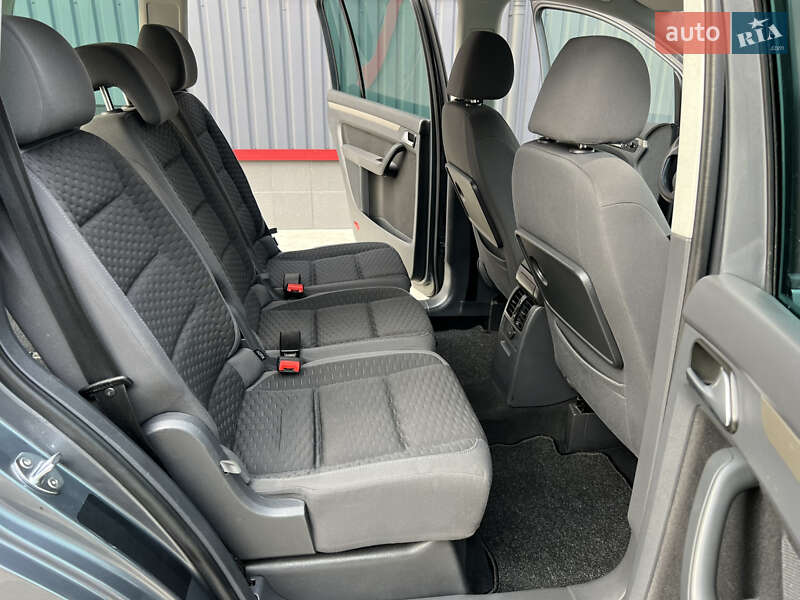 Минивэн Volkswagen Touran 2007 в Лубнах