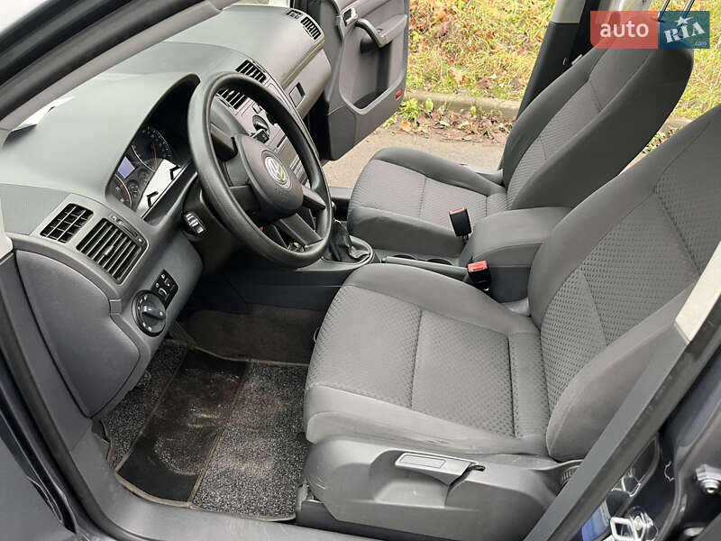 Минивэн Volkswagen Touran 2006 в Луцке фото 13 Минивэн Volkswagen Touran 2006 в Луцке