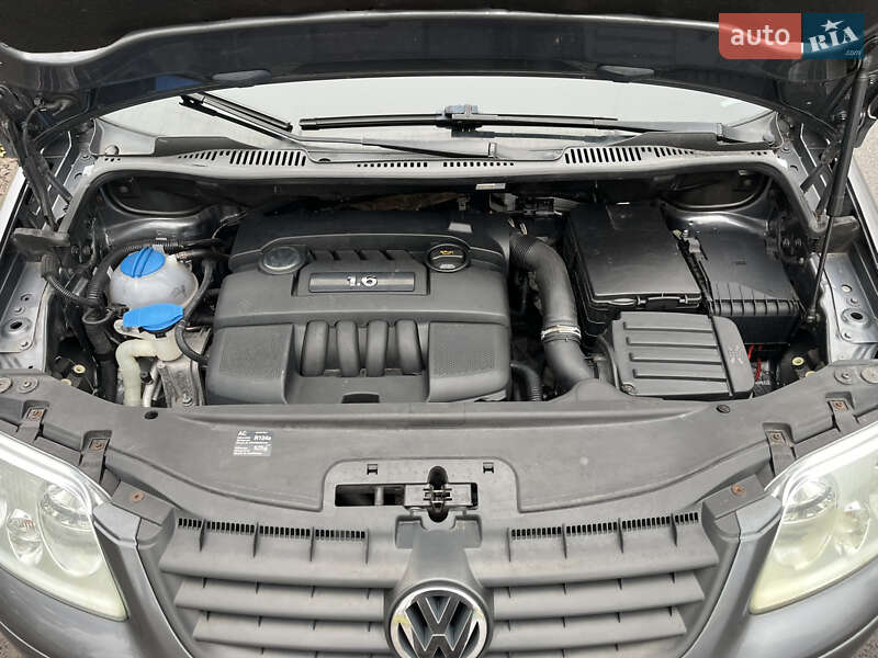 Минивэн Volkswagen Touran 2006 в Луцке фото 21 Минивэн Volkswagen Touran 2006 в Луцке