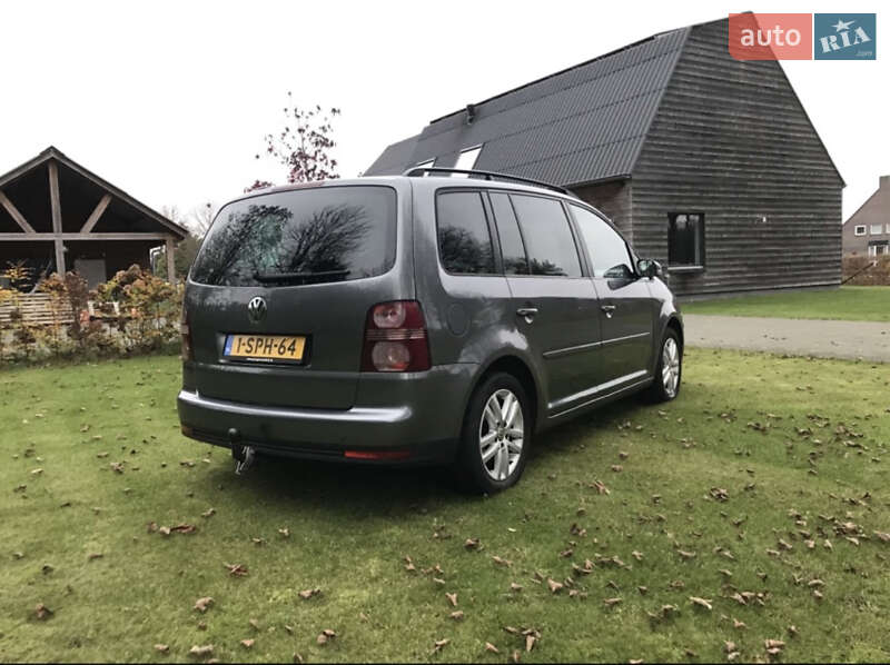 Минивэн Volkswagen Touran 2007 в Лубнах