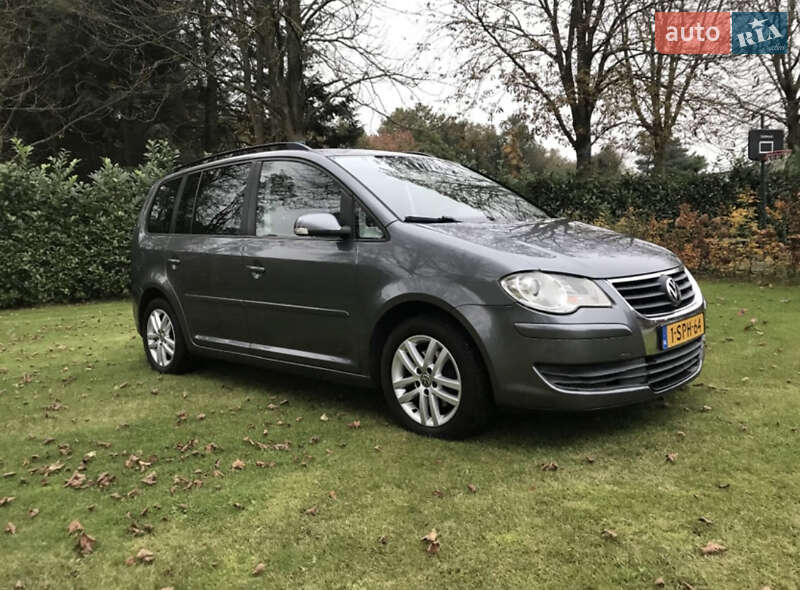 Минивэн Volkswagen Touran 2007 в Лубнах