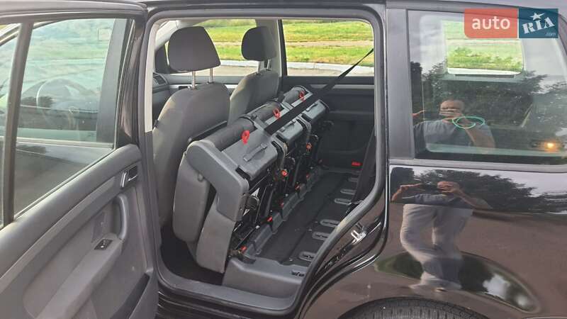 Минивэн Volkswagen Touran 2006 в Ровно