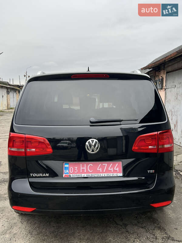 Мінівен Volkswagen Touran 2014 в Києві