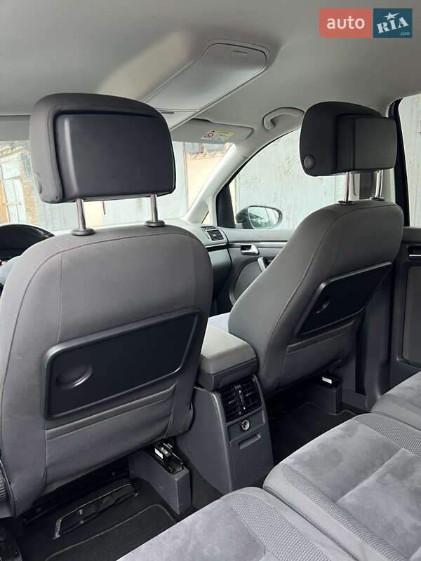 Мінівен Volkswagen Touran 2014 в Києві