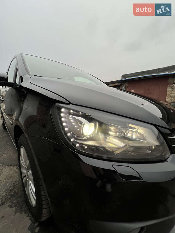 Мінівен Volkswagen Touran 2014 в Києві