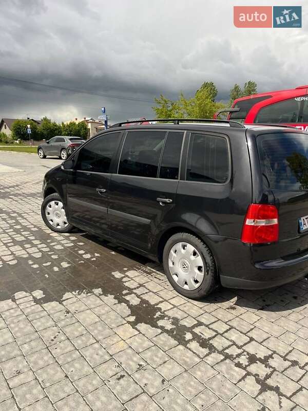 Минивэн Volkswagen Touran 2004 в Ивано-Франковске