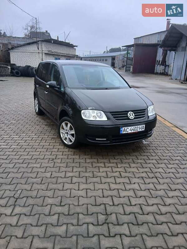Минивэн Volkswagen Touran 2004 в Луцке фото 2 Минивэн Volkswagen Touran 2004 в Луцке