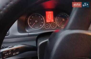 Минивэн Volkswagen Touran 2006 в Звягеле