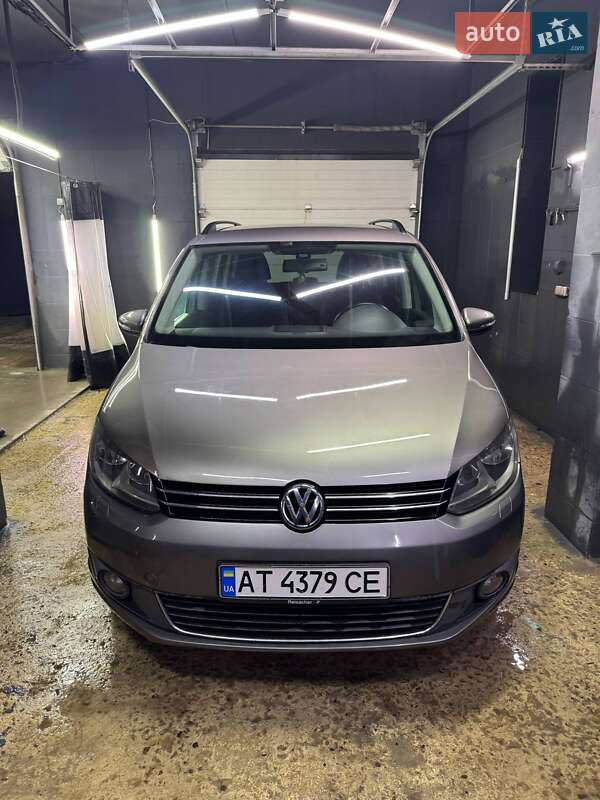 Volkswagen Touran 2011