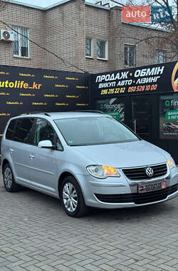 Минивэн Volkswagen Touran 2008 в Кривом Роге
