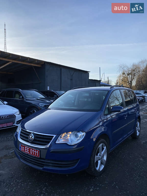 Минивэн Volkswagen Touran 2006 в Луцке