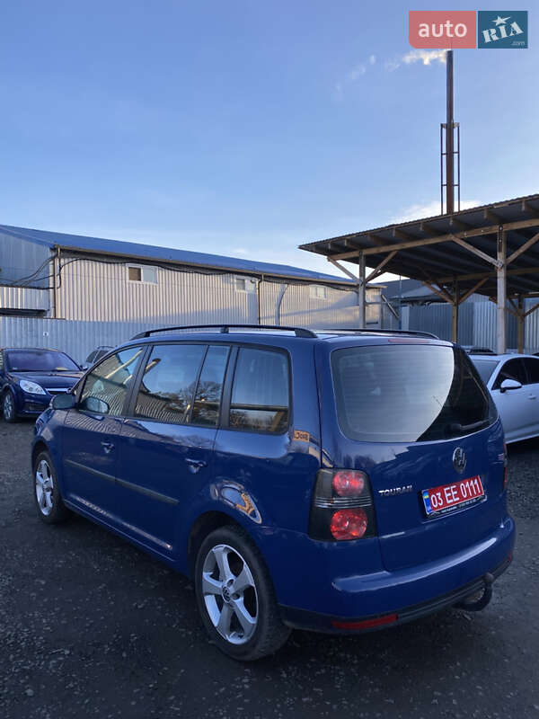 Минивэн Volkswagen Touran 2006 в Луцке