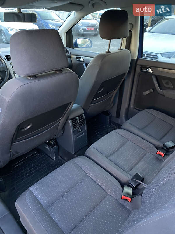 Минивэн Volkswagen Touran 2006 в Луцке