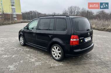 Минивэн Volkswagen Touran 2006 в Киеве