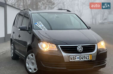 Минивэн Volkswagen Touran 2007 в Гусятине