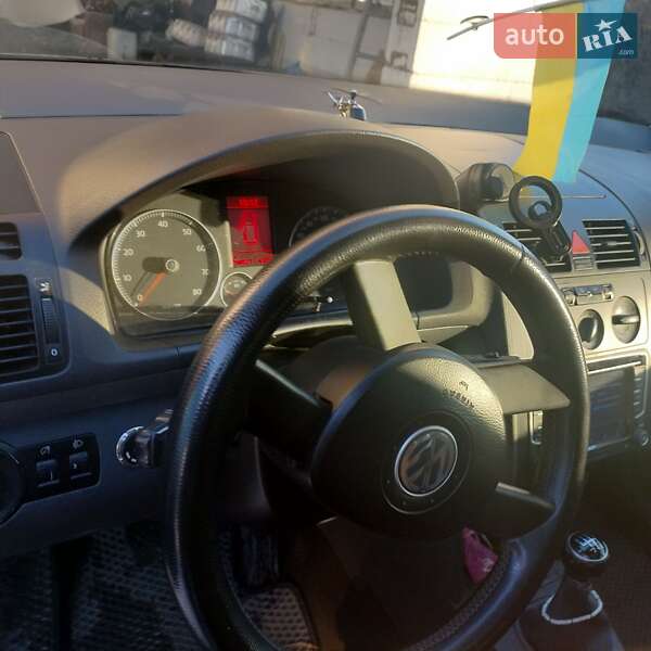 Мінівен Volkswagen Touran 2006 в Шепетівці