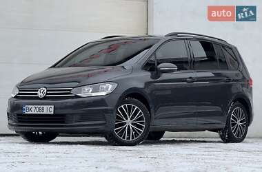 Микровэн Volkswagen Touran 2017 в Сарнах