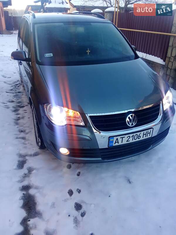 Минивэн Volkswagen Touran 2007 в Надворной фото 16 Минивэн Volkswagen Touran 2007 в Надворной