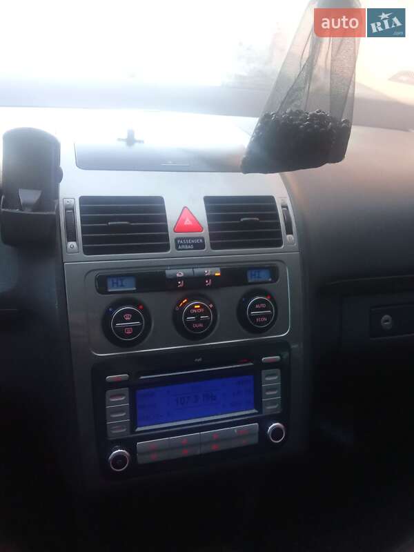 Минивэн Volkswagen Touran 2007 в Надворной фото 22 Минивэн Volkswagen Touran 2007 в Надворной