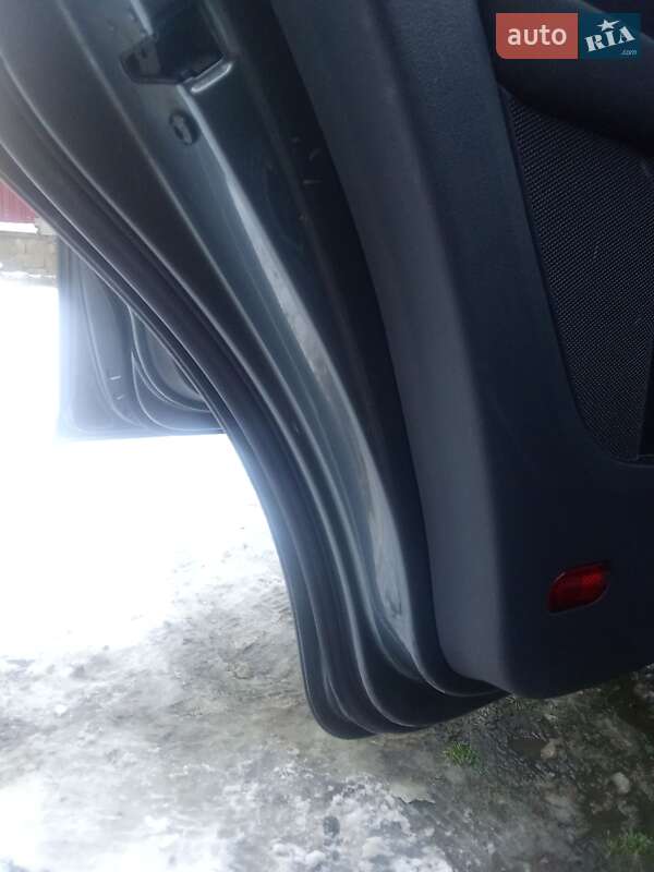 Минивэн Volkswagen Touran 2007 в Надворной фото 35 Минивэн Volkswagen Touran 2007 в Надворной