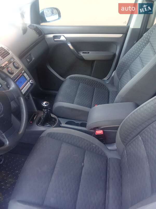 Минивэн Volkswagen Touran 2007 в Надворной фото 43 Минивэн Volkswagen Touran 2007 в Надворной