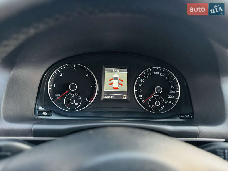 Мінівен Volkswagen Touran 2012 в Здолбуніві