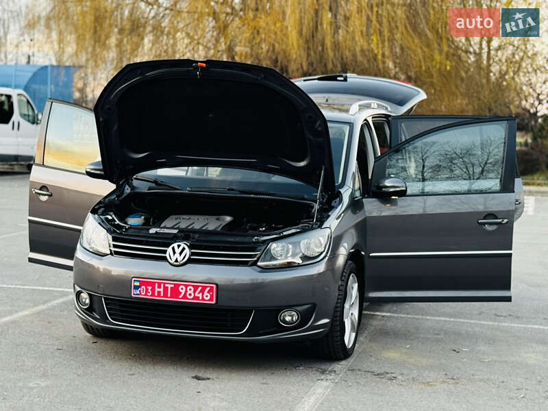 Мінівен Volkswagen Touran 2012 в Здолбуніві