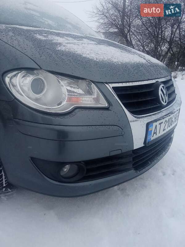 Минивэн Volkswagen Touran 2007 в Надворной фото 45 Минивэн Volkswagen Touran 2007 в Надворной