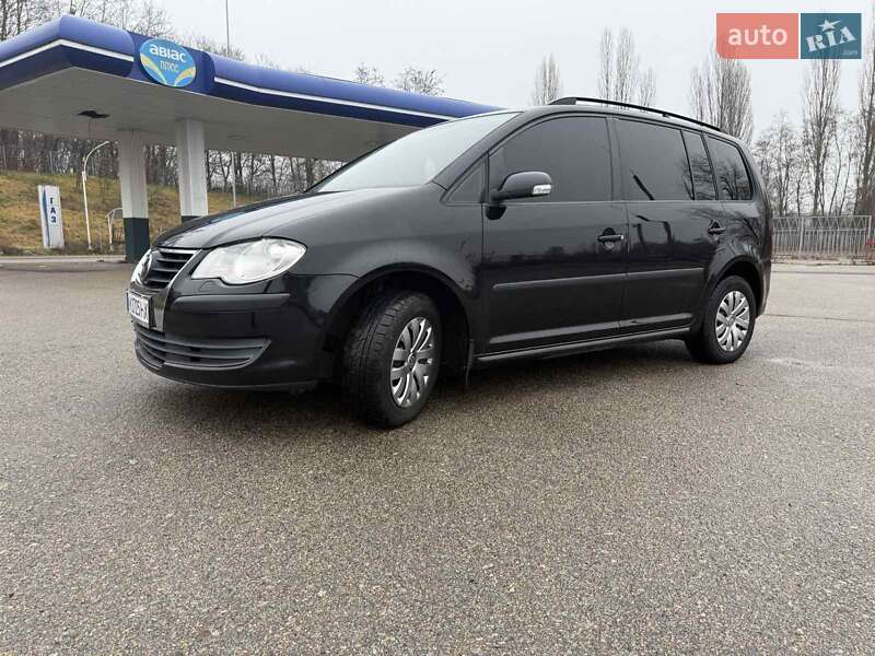 Минивэн Volkswagen Touran 2008 в Житомире