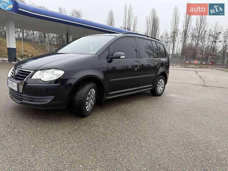 Минивэн Volkswagen Touran 2008 в Житомире