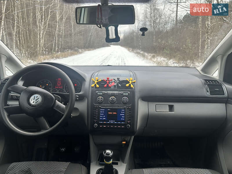 Мінівен Volkswagen Touran 2004 в Рокитному