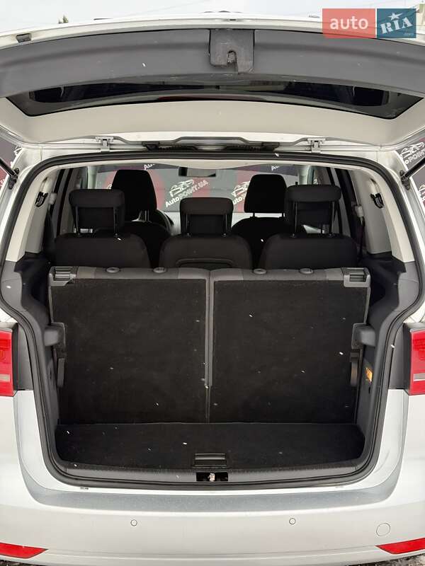 Мінівен Volkswagen Touran 2012 в Сумах