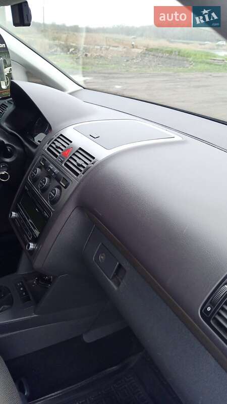 Мінівен Volkswagen Touran 2008 в Вознесенську