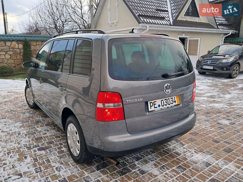 Минивэн Volkswagen Touran 2006 в Могилев-Подольске фото 13 Минивэн Volkswagen Touran 2006 в Могилев-Подольске