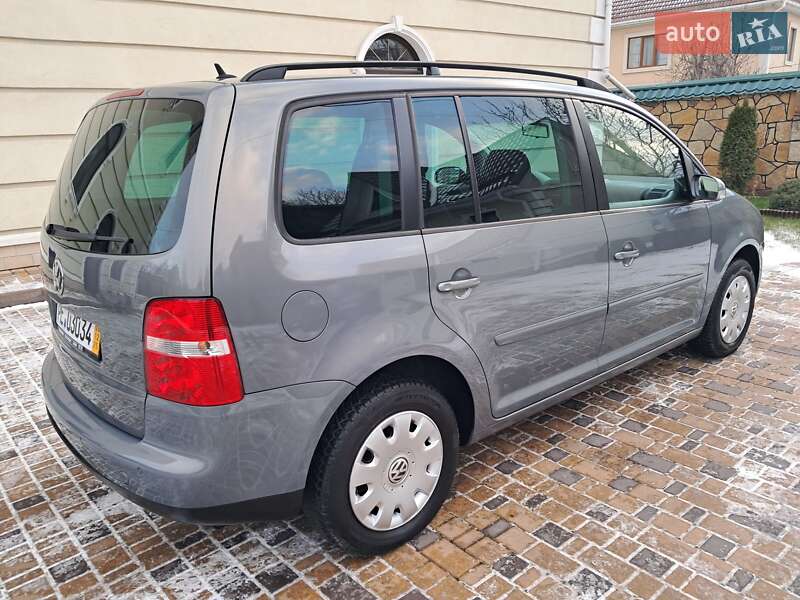 Минивэн Volkswagen Touran 2006 в Могилев-Подольске фото 28 Минивэн Volkswagen Touran 2006 в Могилев-Подольске