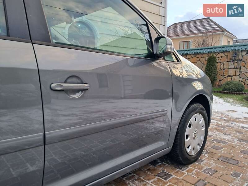 Минивэн Volkswagen Touran 2006 в Могилев-Подольске фото 46 Минивэн Volkswagen Touran 2006 в Могилев-Подольске