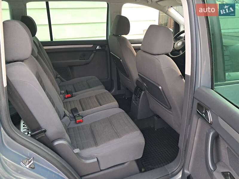 Минивэн Volkswagen Touran 2006 в Могилев-Подольске фото 58 Минивэн Volkswagen Touran 2006 в Могилев-Подольске