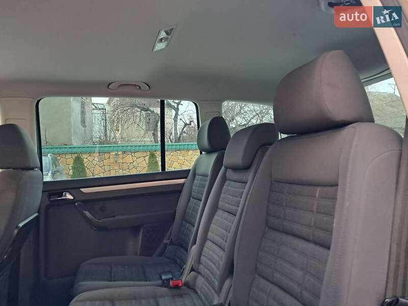 Минивэн Volkswagen Touran 2006 в Могилев-Подольске фото 69 Минивэн Volkswagen Touran 2006 в Могилев-Подольске